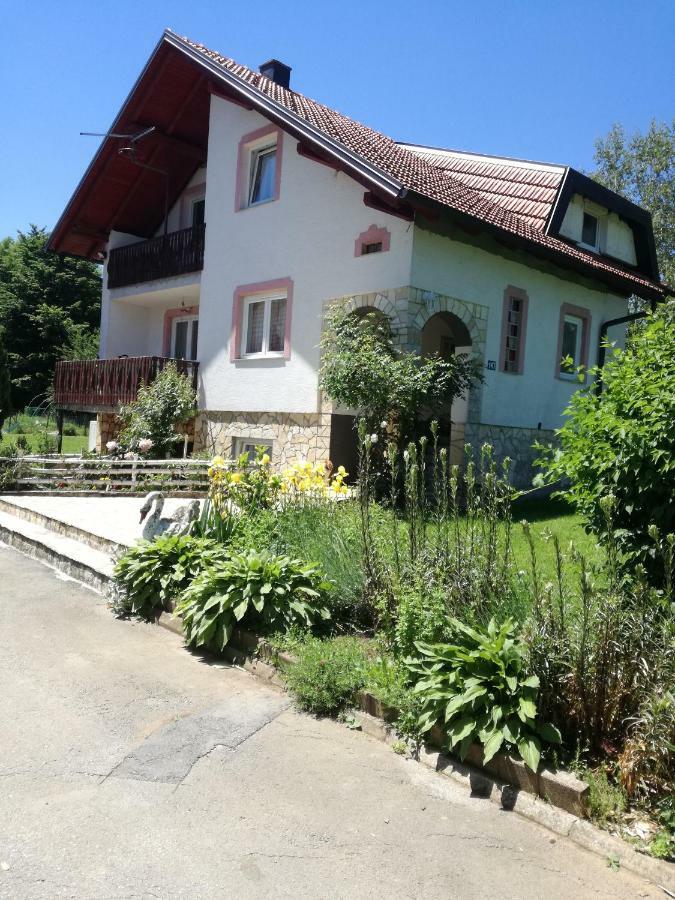Apartamento Apartman Jasmin Čatrnja Exterior foto