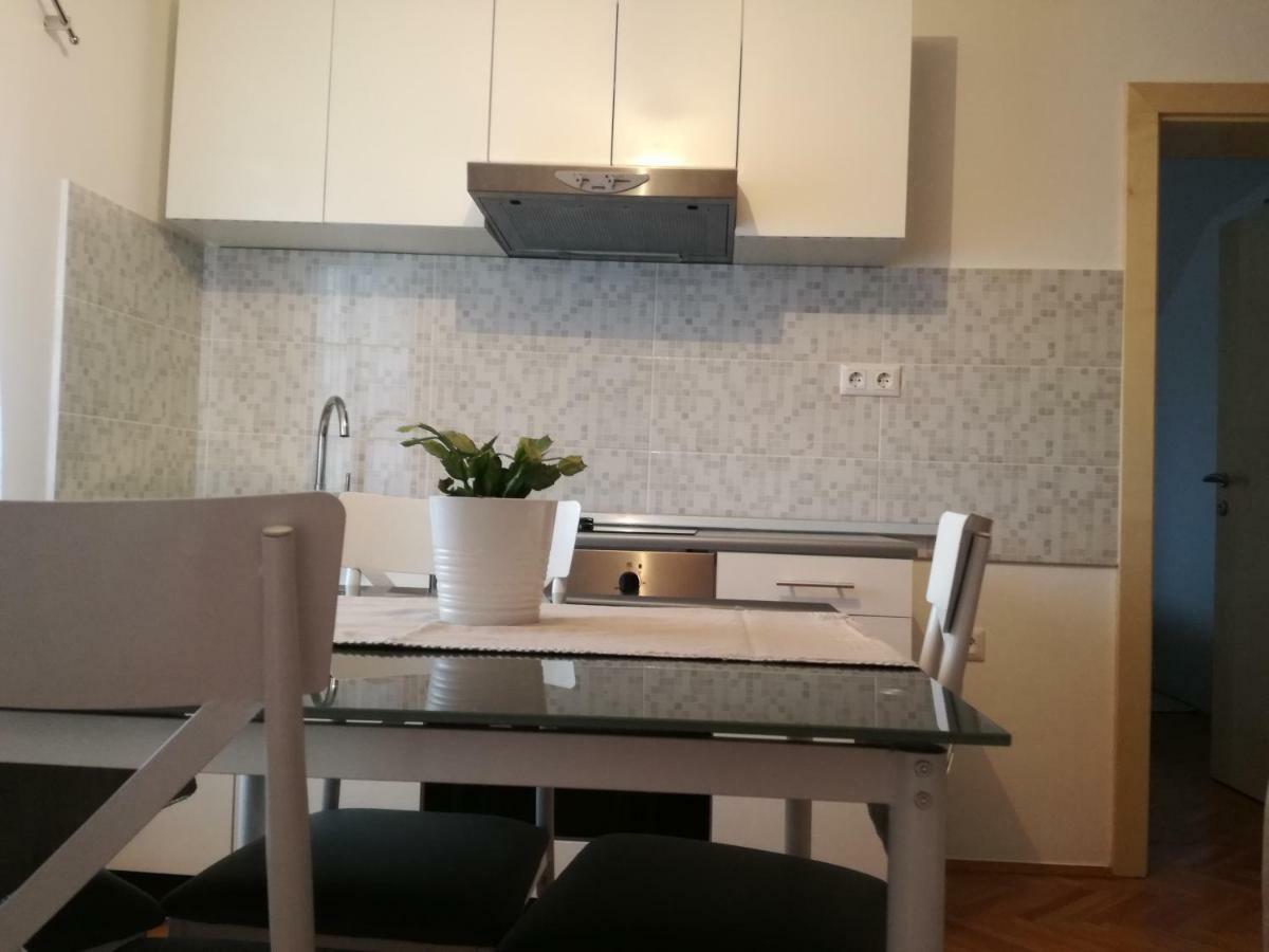 Apartamento Apartman Jasmin Čatrnja Exterior foto